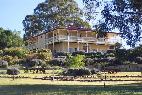 R On The Downs BnB & Cottages - Yamba Accommodation 0
