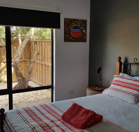 Red Ochre - Large 1BR with Private Courtyard - Yamba Accommodation