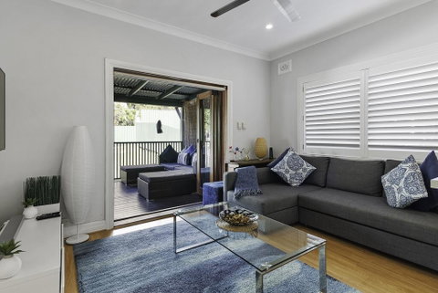 Relaxed Clovelly Beach Home - Parking - Cloey6 - Yamba Accommodation 2