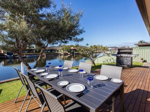 Relaxing Waterfront Property In Quiet Location - Yamba Accommodation 0