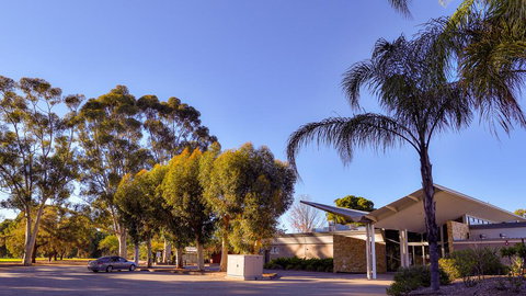 Renmark Country Club - Yamba Accommodation 1