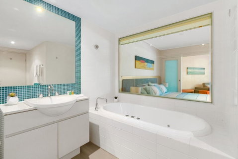 RESORT & SPA WITH PRIVATE PLUNGE POOL 7008/09 - Yamba Accommodation 2