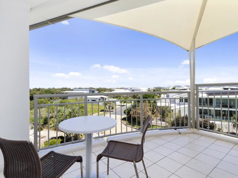 RESORT ON THE BEACH 6310 - TOP FLOOR - Yamba Accommodation 1