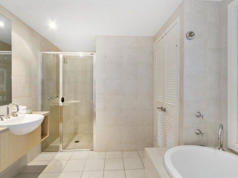 RESORT ON THE BEACH 6310 - TOP FLOOR - Yamba Accommodation 2