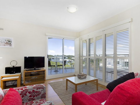 RESORT ON THE BEACH 6310 - TOP FLOOR - Yamba Accommodation 0