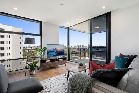 Resort-style Apartment With Balcony, Pool And Gym - Yamba Accommodation 1