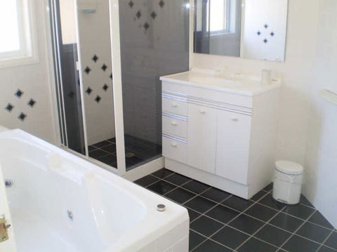Retreat On Surf Beach - Yamba Accommodation 3