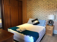 Retro 1bedroom Studio Close to airportCBD
