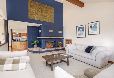 Rimrock - Superior Waterfront Home - Yamba Accommodation 1