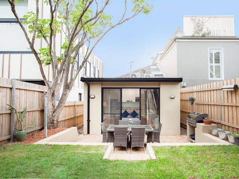 RIPPLES-hosted By:L'Abode Accommodation - Yamba Accommodation 0