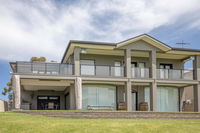 Book White Sands Accommodation Vacations Yamba Accommodation Yamba Accommodation