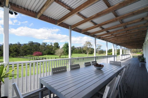 Rivermist - Luxury 6 Bedrooms & 6 Bathrooms! - Yamba Accommodation 2