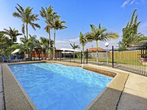 Riviera Motel Bundaberg - Yamba Accommodation 0