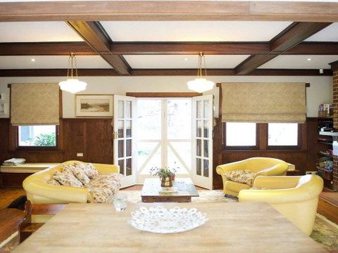 Robin Hill Manor - Rambling Retreat & Tennis Court - Yamba Accommodation 1