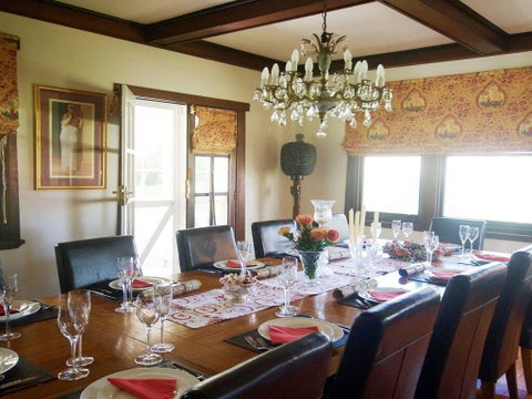 Robin Hill Manor - Rambling Retreat & Tennis Court - Yamba Accommodation 2