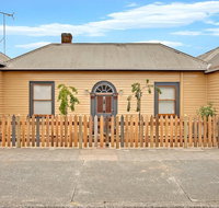 Robinson Cottage - Yamba Accommodation