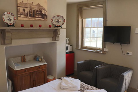 Robinson Cottage - Yamba Accommodation 3