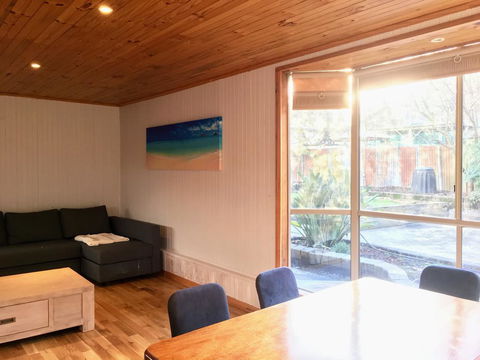 Romantic Getaway With Spa And Wifi - Pet Friendly - Yamba Accommodation 2