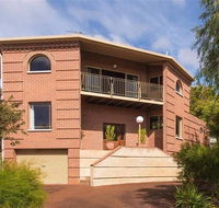 Romeo  Juliet - Yamba Accommodation