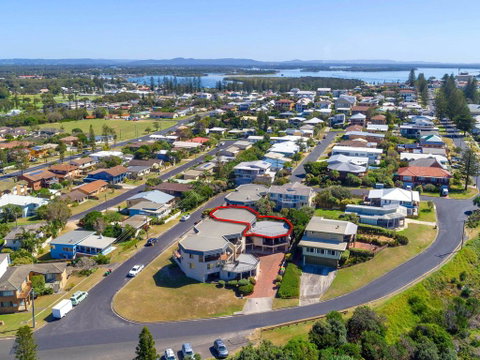Romiaka 8 - Views Over The Pippi Beach - Yamba Accommodation 2
