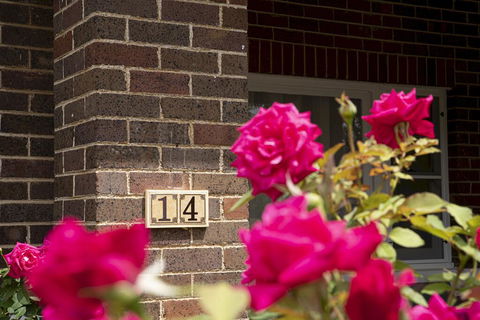Rose Cottage - Charming Double Brick - Near Cook Park & CBD - Yamba Accommodation 0