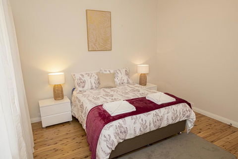 Rose Cottage - Charming Double Brick - Near Cook Park & CBD - Yamba Accommodation 3