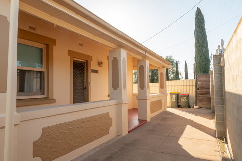 Rosebank Cottage Tailem Bend - Yamba Accommodation 3