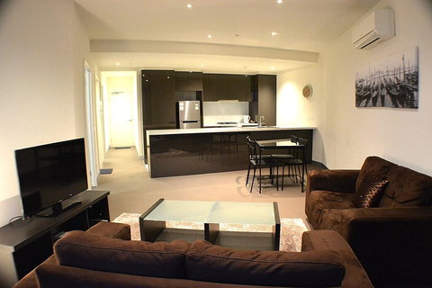 Royal Stays Private Apartments - Yamba Accommodation 3