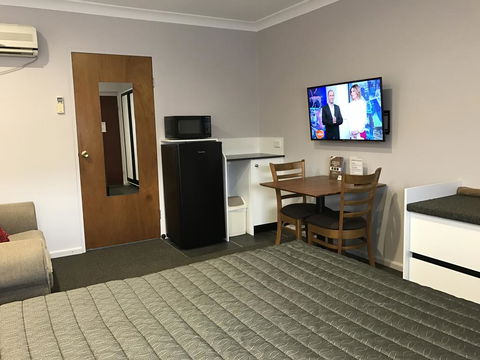 Roydons Motor Inn - Yamba Accommodation 0
