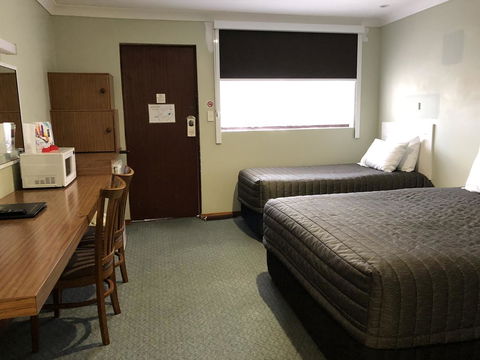 Roydons Motor Inn - Yamba Accommodation 2