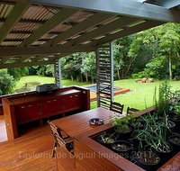 Runawaytomaleny - Yamba Accommodation
