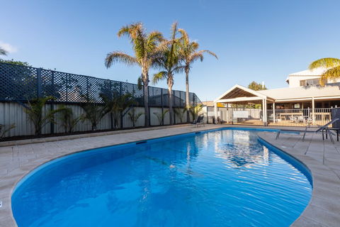 Sails Geraldton Accommodation - Yamba Accommodation 0