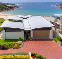 Sails on the Beachfront - Exclusive Seaside Home - Yamba Accommodation