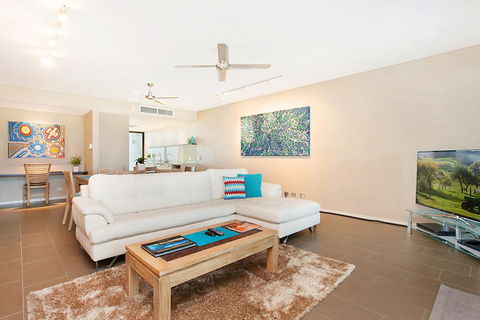 Saltwater Suites - 1,2 & 3 Bed Waterfront Apartments - Yamba Accommodation 1