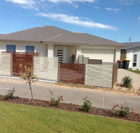 SALTY PAUSE  BONDI HOUSE - Yamba Accommodation