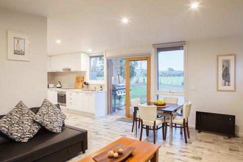 Sandy Point Hideaway - Yamba Accommodation 0
