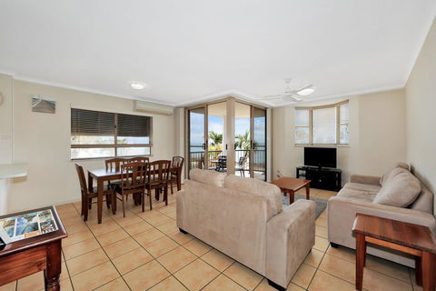 Santalina Beach Gem - Yamba Accommodation 2