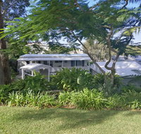 Sapphire Beach Pet Friendly Beach 5 minute walk - Yamba Accommodation