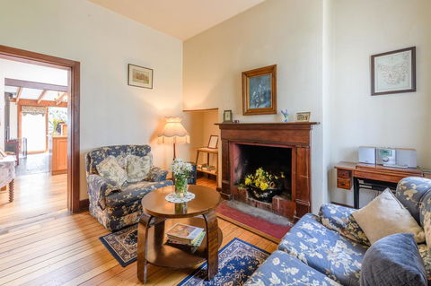 Sargeants & Armoury Cottages 1823 - Yamba Accommodation 2