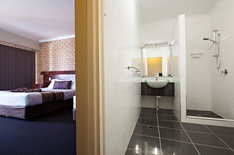 Sarina Motor Inn - Yamba Accommodation 0