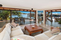 SCHMAN55-WATERFRONT RESORT-STYLE ENTERTAINER