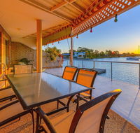 Seachange -Waterfront - Yamba Accommodation