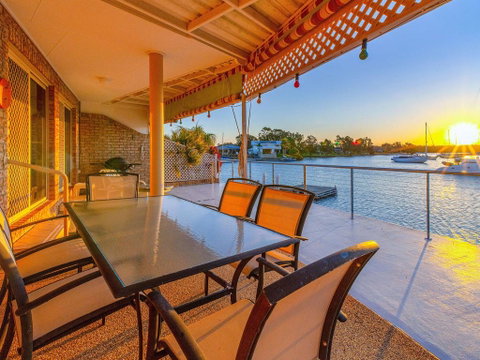 Seachange -Waterfront - Yamba Accommodation 0