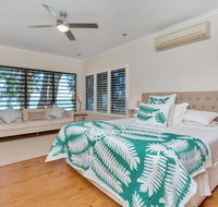 Seascape Luxury Beachfront House - Yamba Accommodation