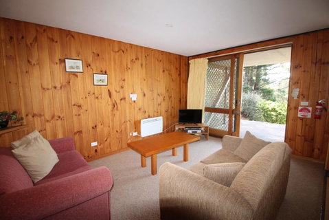 Seeblick 2 On Lake Jindabyne - Yamba Accommodation 1