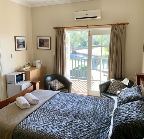 Settlers Hotel York - Yamba Accommodation 1