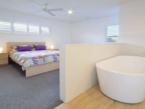 Seven Mile Heaven - Your Coastal Kingdom - Yamba Accommodation 3