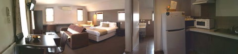 Seymours On Lydiard - Yamba Accommodation 2