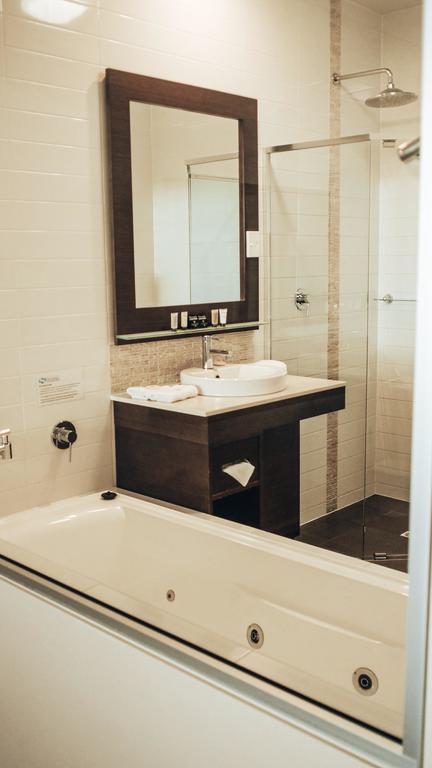 Sfera's Park Suites & Convention Centre - Yamba Accommodation 3