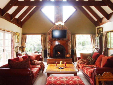 Shakespeare's Wilderness Chalet - Yamba Accommodation 1